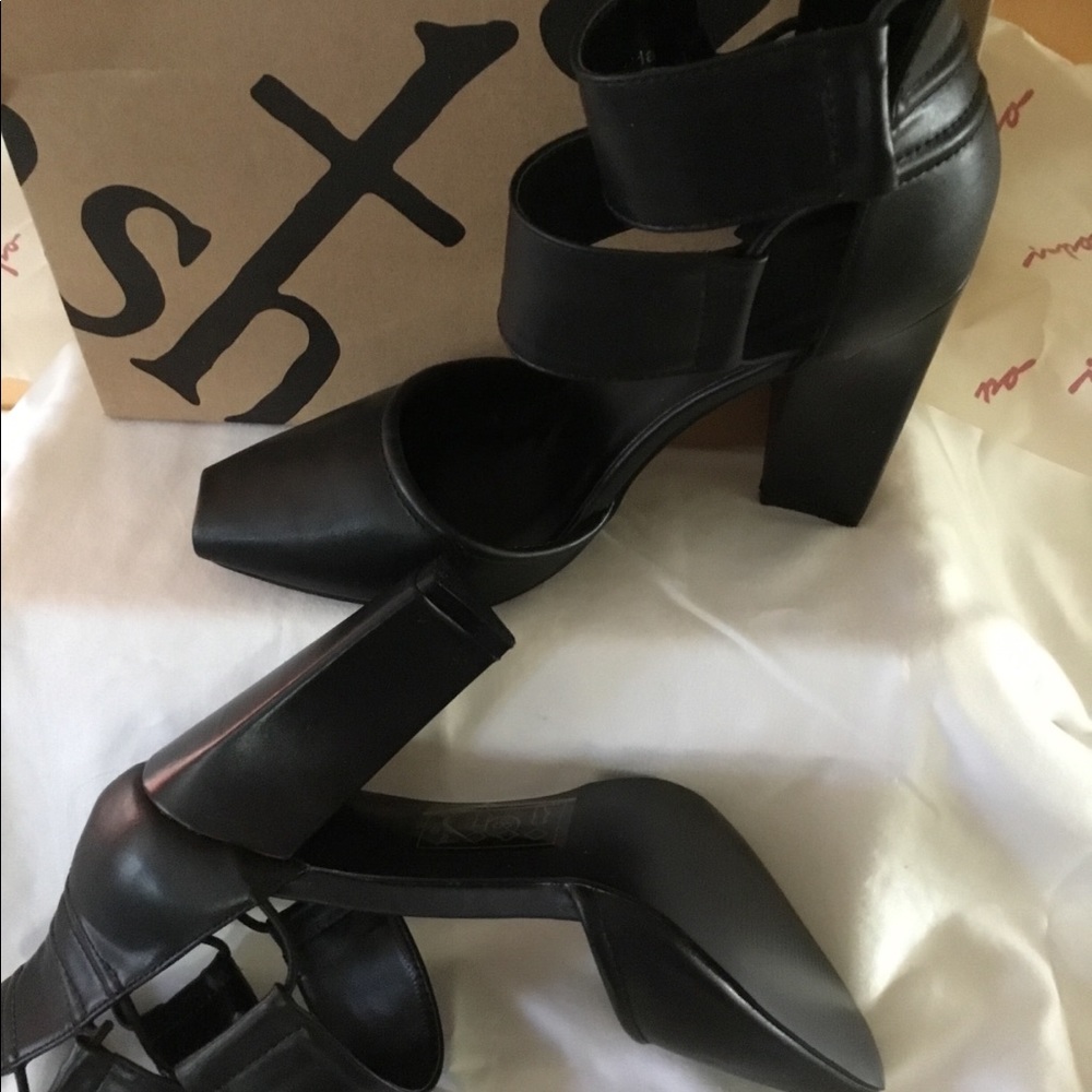 ⬇️ PRICE DROP ⬇️ Beau & Ashe shoes